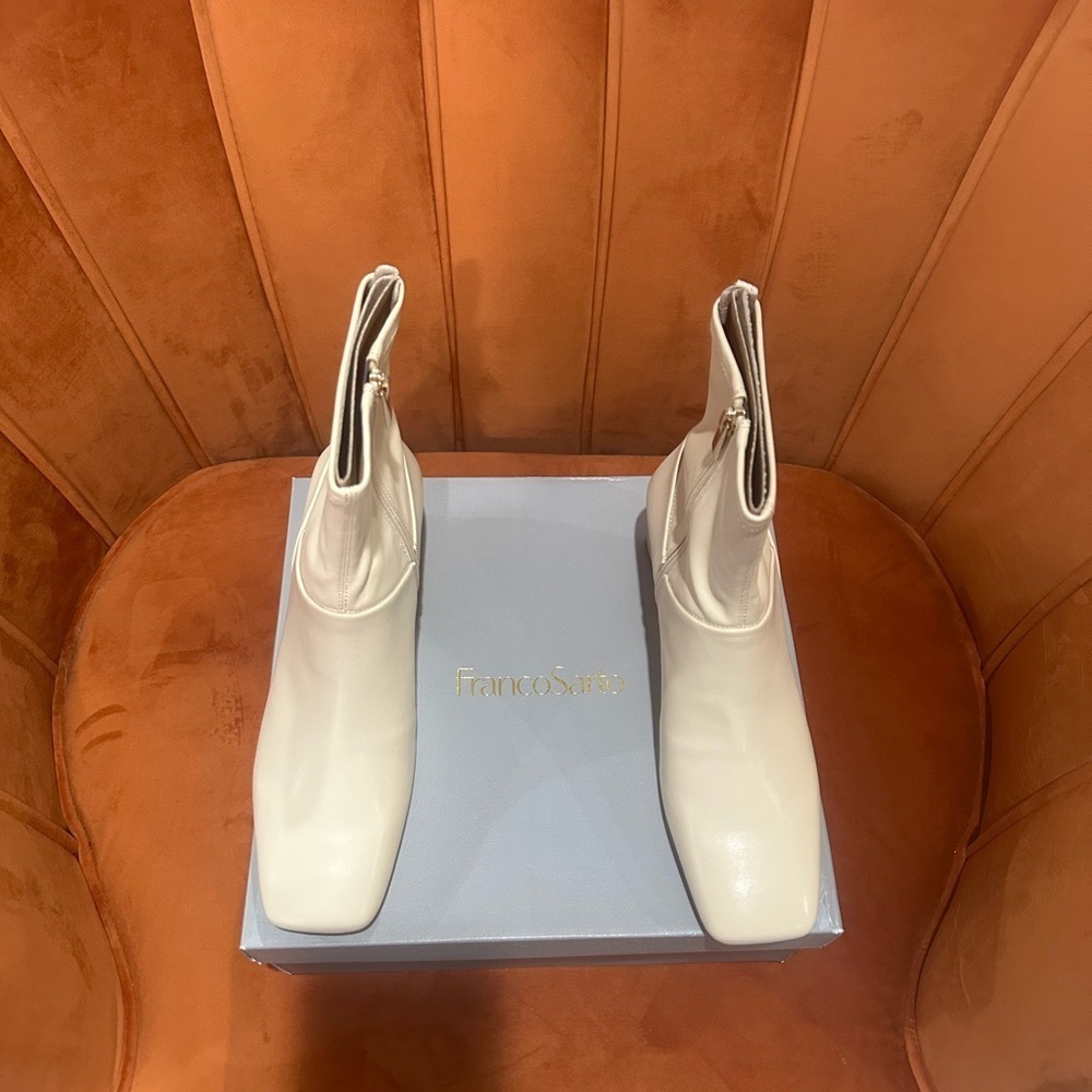 New in Box Franco Sarto Cream Ankle Booties Side Zip  Versatile Neutral Sz 8 - Picture 7 of 7